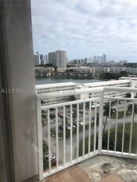 Comprar apartamento en Del Prado South Tower 1403