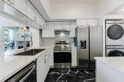Comprar apartamento no Brickell on the River North 3918