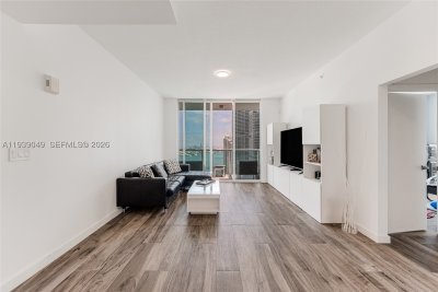 Comprar apartamento no Brickell on the River North 3918