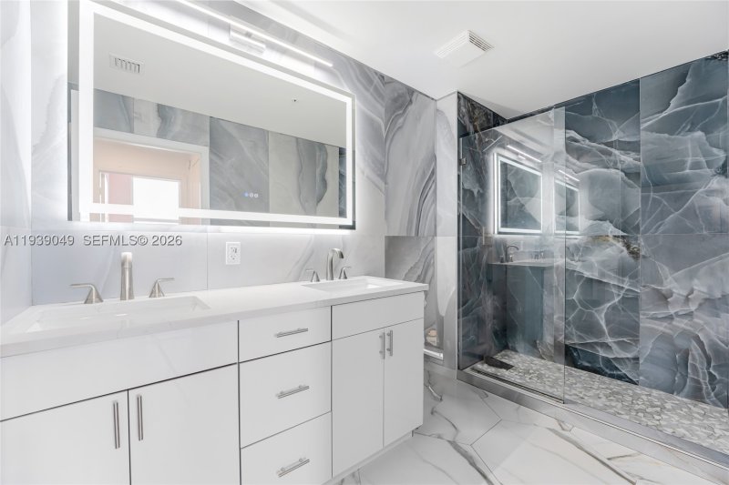 Comprar apartamento en Brickell on the River North 3918