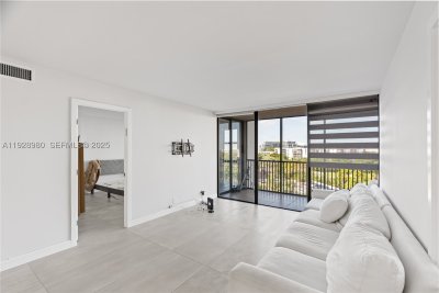 Aluguel de apartamento no Coronado I 722