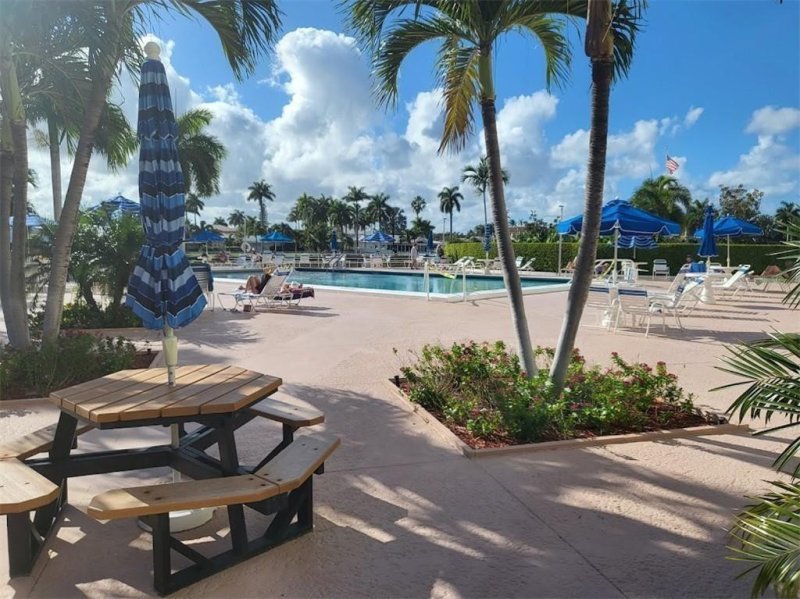 Condo for sale at Coral Ridge Towers North 1214