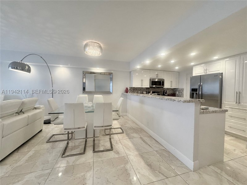 Apartment for rent at Hallmark of Hollywood 519