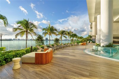 Alquiler de apartamento en Aria Reserve Miami 3202