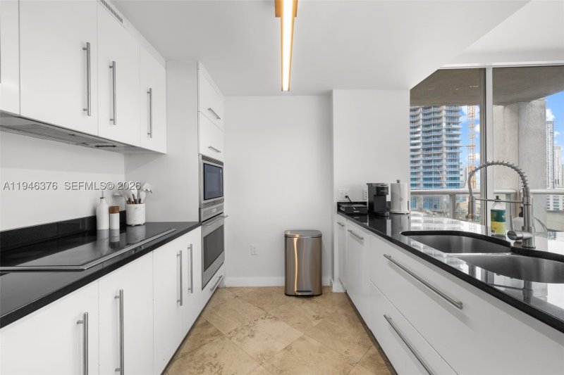 Condo for sale at Icon Brickell Viceroy 1804