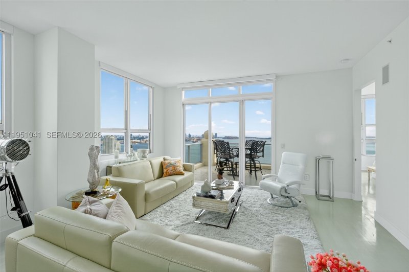 Aluguel de apartamento no Mark on Brickell PH210