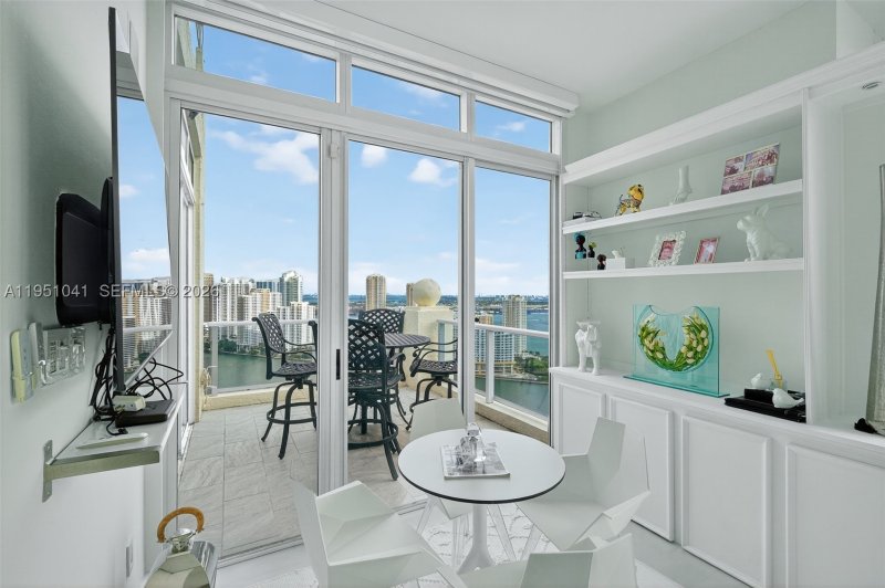 Aluguel de apartamento no Mark on Brickell PH210