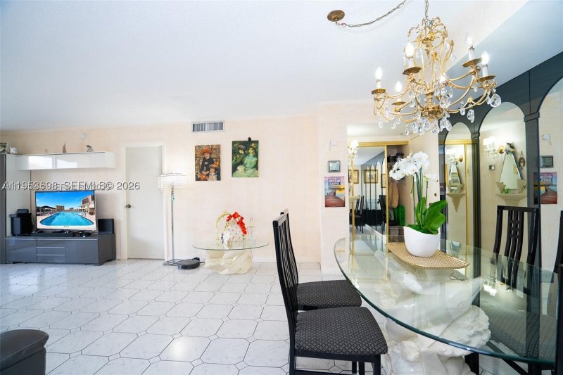 Apartment for rent at Plaza Towers North 1103