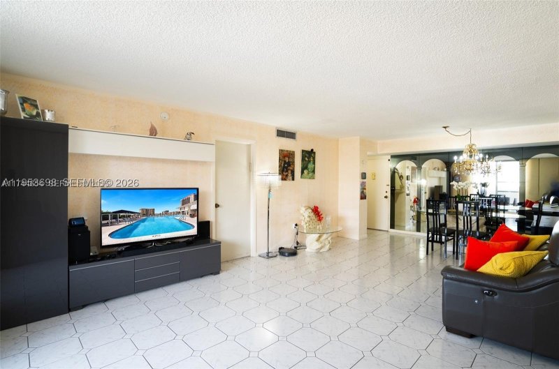 Apartment for rent at Plaza Towers North 1103