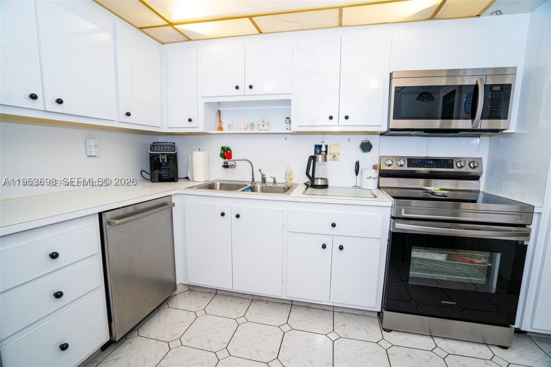 Apartment for rent at Plaza Towers North 1103