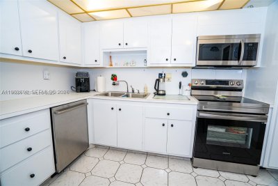 Aluguel de apartamento no Plaza Towers North 1103