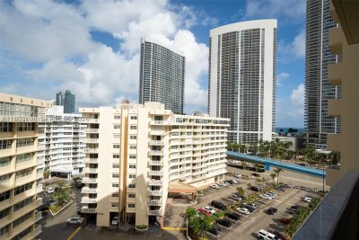 Aluguel de apartamento no Plaza Towers North 1103
