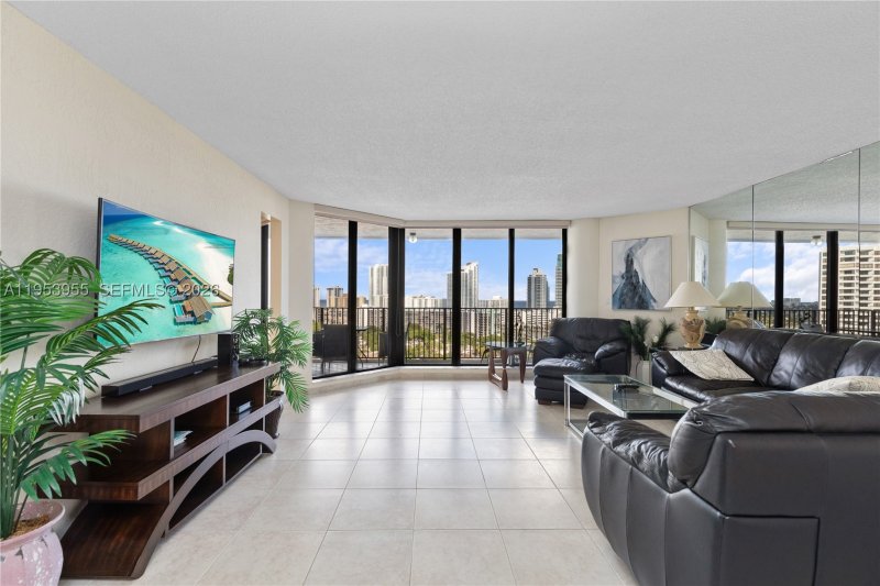 Condo for sale at Anchor Bay Club 417