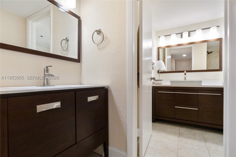 Condo for sale at Anchor Bay Club 417