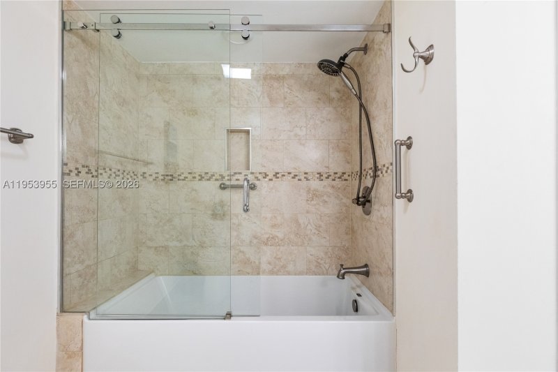 Condo for sale at Anchor Bay Club 417