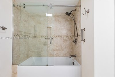Comprar apartamento no Anchor Bay Club 417