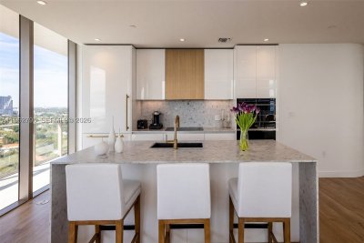 Comprar apartamento en MR. C Residences 1707