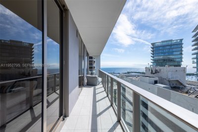 Comprar apartamento en MR. C Residences 1707