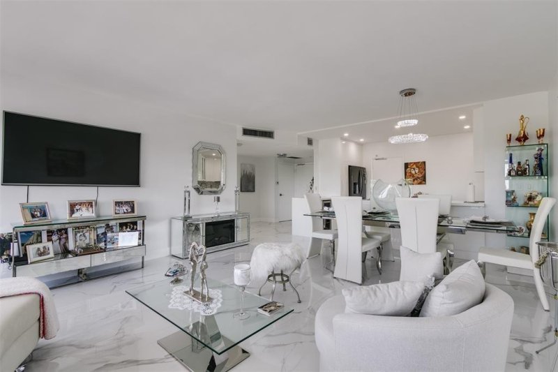 Condo for sale at Coral Ridge Towers South 304