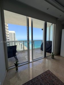 Aluguel de apartamento no Beach Club Two 3810
