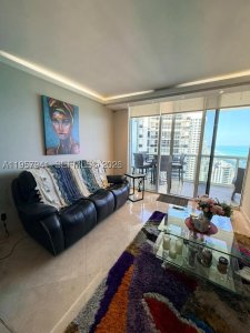 Aluguel de apartamento no Beach Club Two 3810