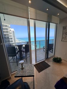 Aluguel de apartamento no Beach Club Two 3810