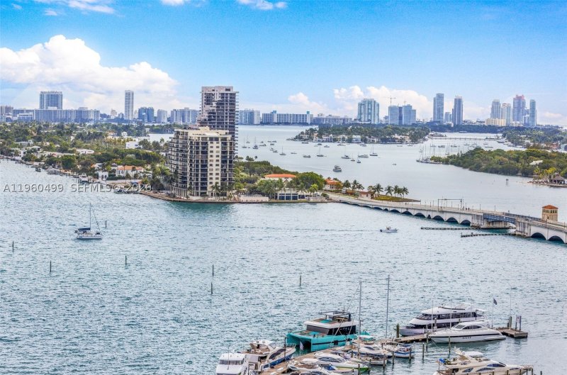 Condo for sale at Opera Tower 2001