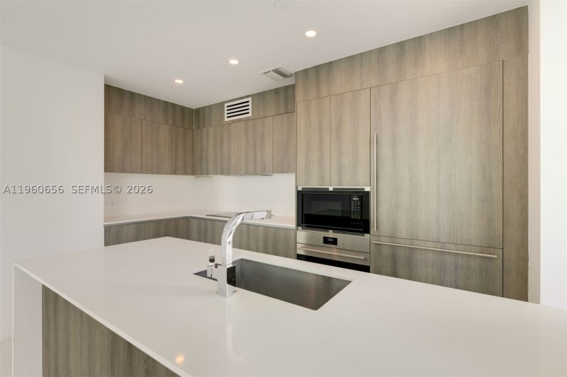 Condo for sale at Aurora 505