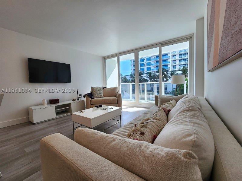 Condo for sale at Alexander Towers 218