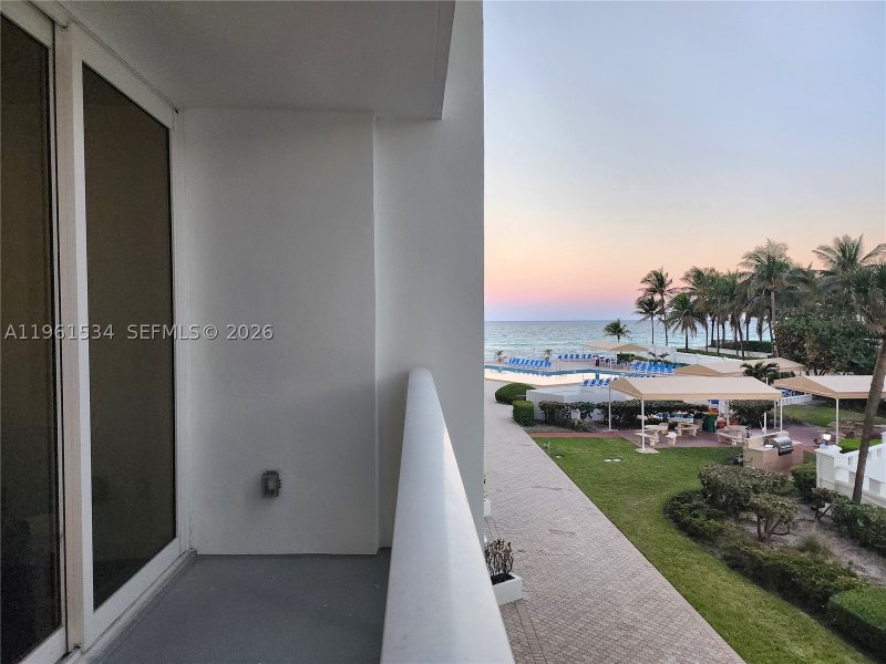 Condo for sale at Alexander Towers 218