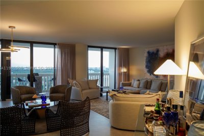 Comprar apartamento no 2000 Williams Island 2404