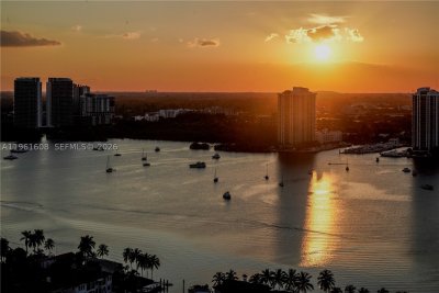 Comprar apartamento no 2000 Williams Island 2404