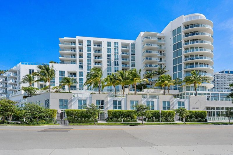 Apartment for rent at Tiffany House 1001