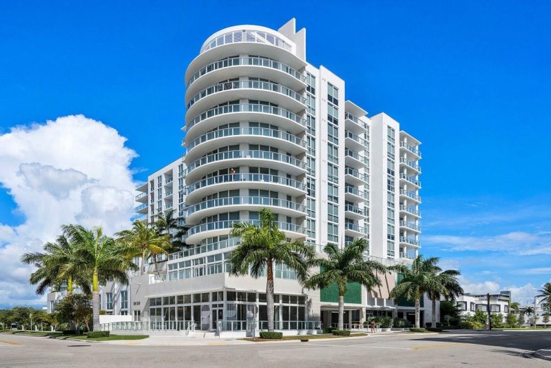 Apartment for rent at Tiffany House 1001