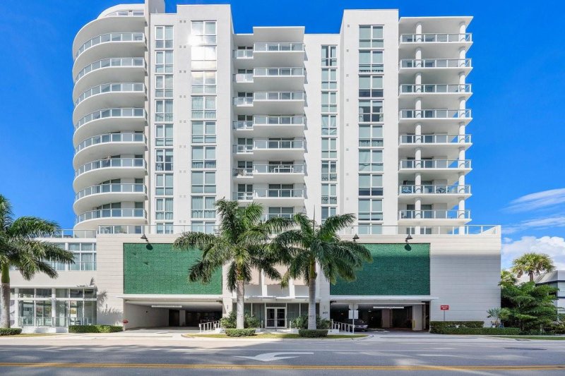 Apartment for rent at Tiffany House 1001