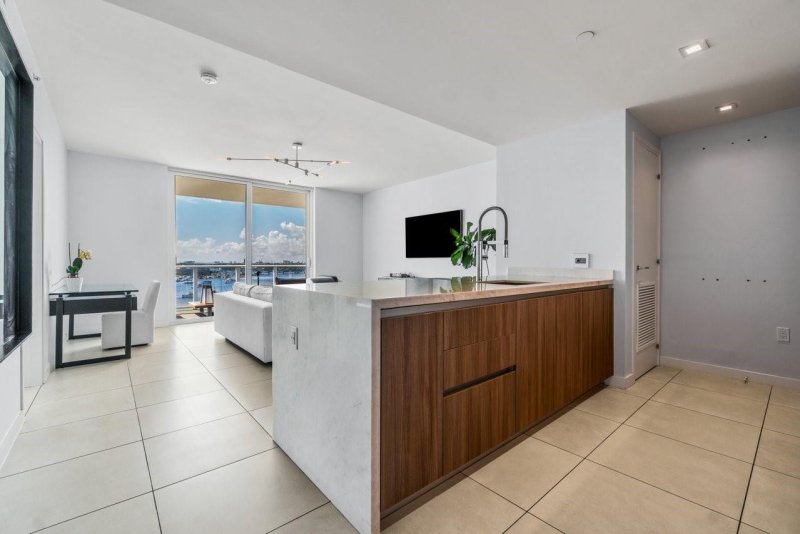 Apartment for rent at Tiffany House 1001
