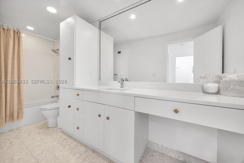 Condo for sale at Gables Waterway Towers PH25