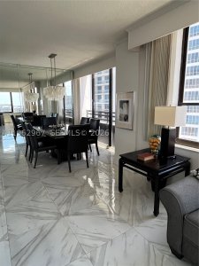 Aluguel de apartamento no Alexander Towers 1201