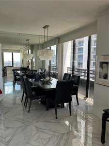 Aluguel de apartamento no Alexander Towers 1201