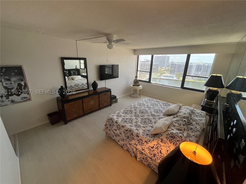Alquiler de apartamento en Alexander Towers 1201