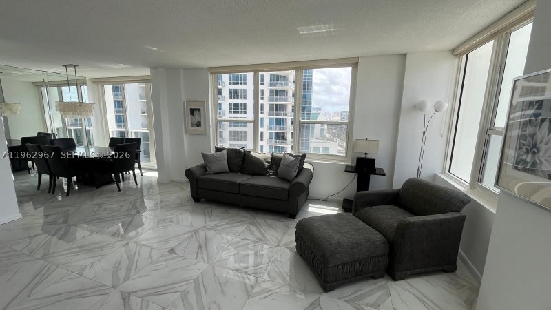 Alquiler de apartamento en Alexander Towers 1201
