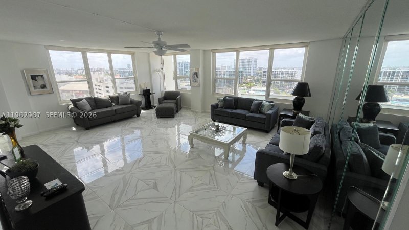 Alquiler de apartamento en Alexander Towers 1201