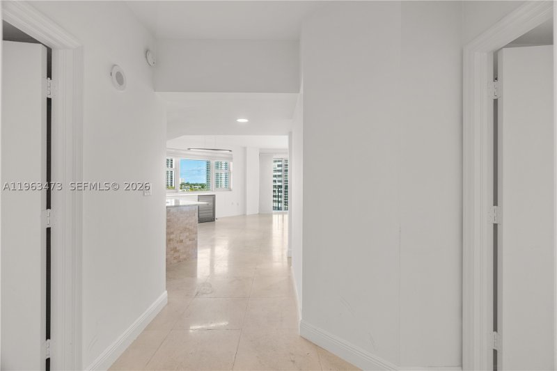 Comprar apartamento en Turnberry Village 716