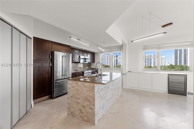 Comprar apartamento en Turnberry Village 716