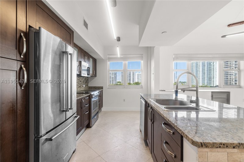 Comprar apartamento en Turnberry Village 716