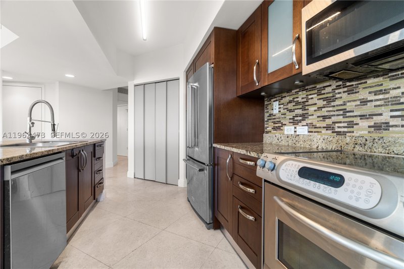 Comprar apartamento en Turnberry Village 716