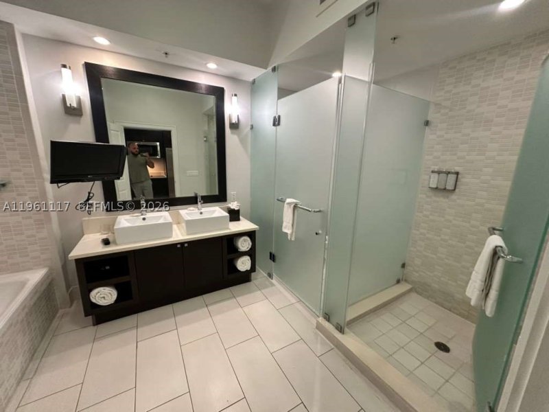 Condo for sale at The Blue Doral 910
