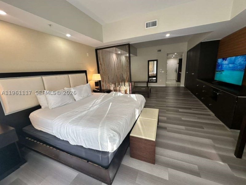 Condo for sale at The Blue Doral 910