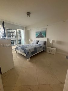 Aluguel de apartamento no Beach Club Two 2004