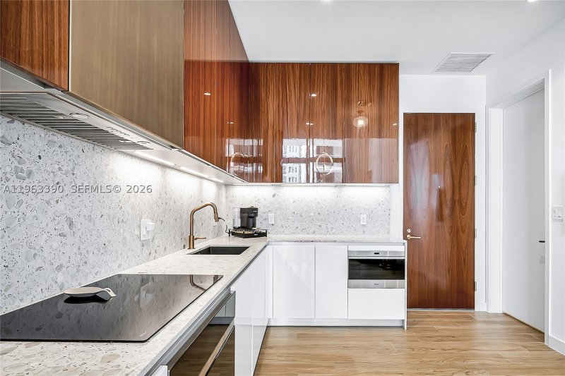 Comprar apartamento en MR. C Residences 706